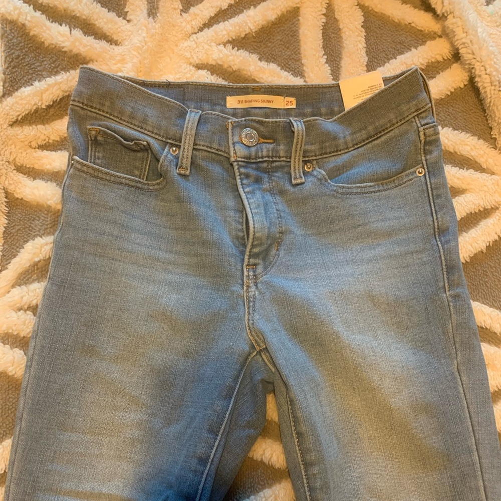 Levis shaping skinny jeans size 25